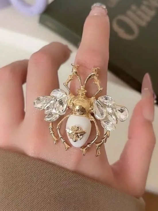 Anthropologie Jewelry - NEW! Gold Bee Cocktail Ring with Clear Crystals and White Accent 🪲🐝 A8-279